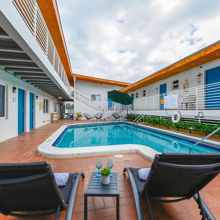 Cozy 1 Bedroom With Pool Steps From The Beach #47 Hollywood Buitenkant foto