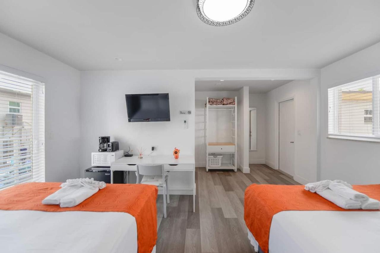 Cozy 1 Bedroom With Pool Steps From The Beach #47 Hollywood Buitenkant foto