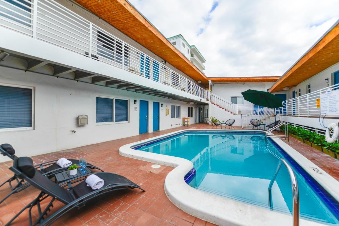 Cozy 1 Bedroom With Pool Steps From The Beach #47 Hollywood Buitenkant foto