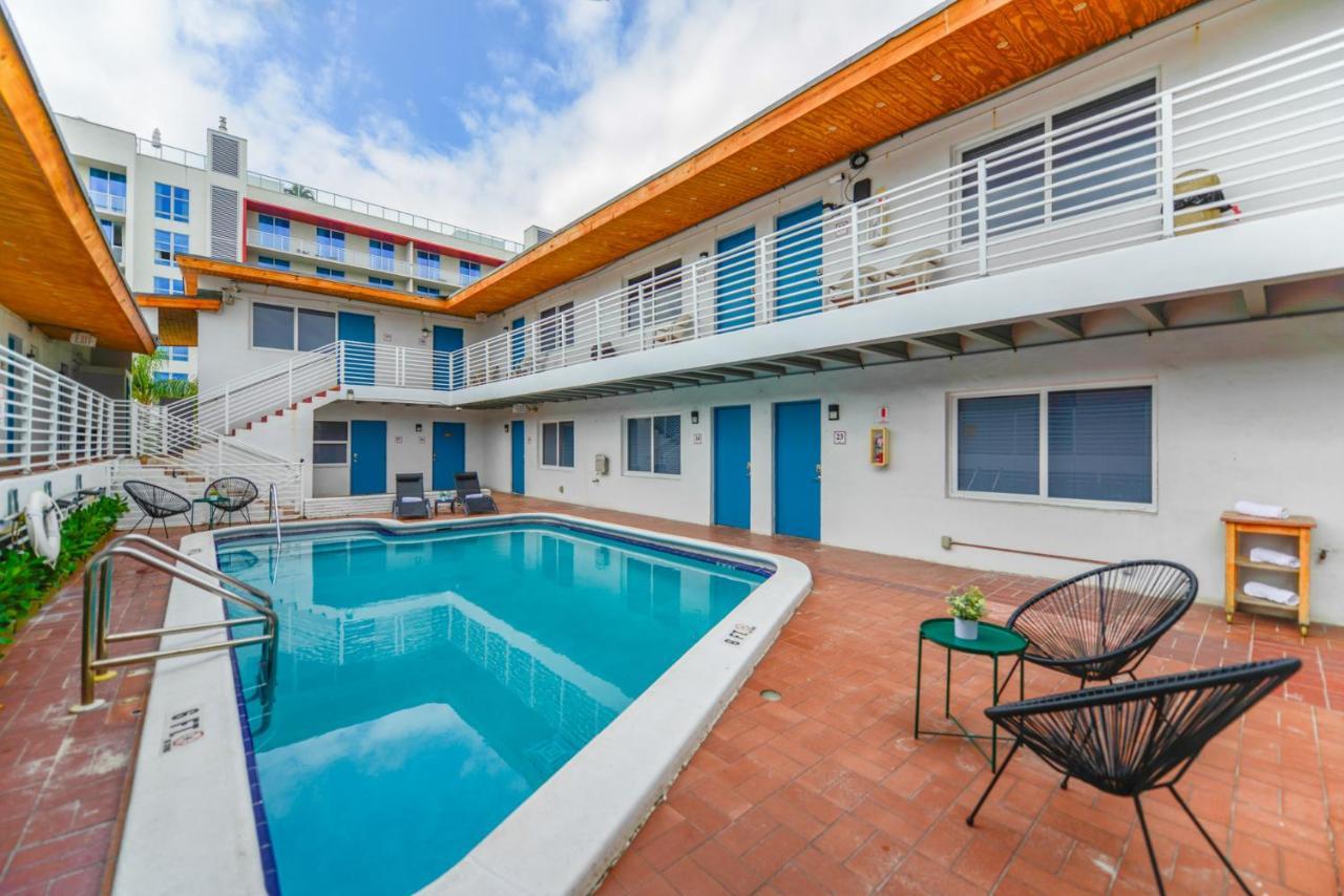 Cozy 1 Bedroom With Pool Steps From The Beach #47 Hollywood Buitenkant foto