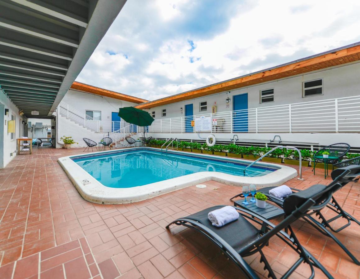 Cozy 1 Bedroom With Pool Steps From The Beach #47 Hollywood Buitenkant foto