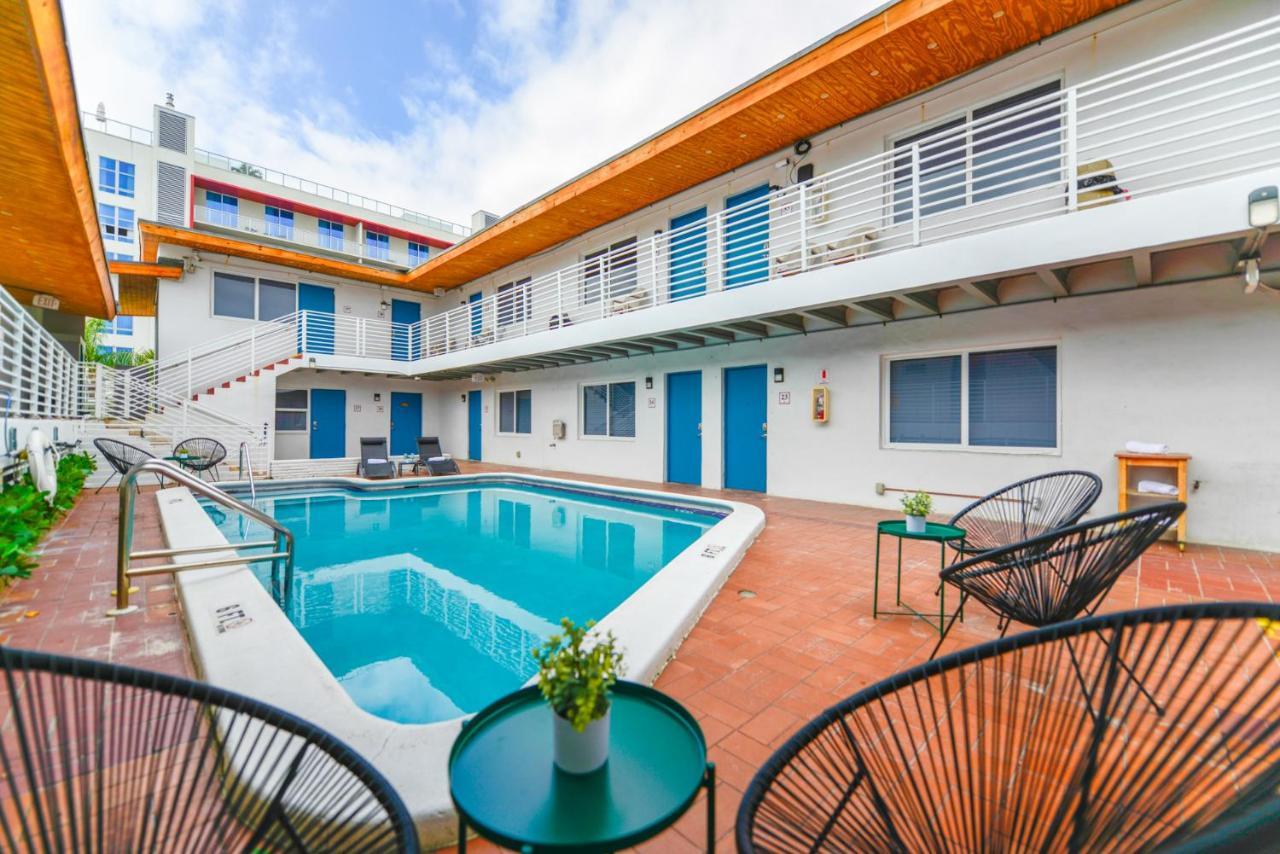 Cozy 1 Bedroom With Pool Steps From The Beach #47 Hollywood Buitenkant foto